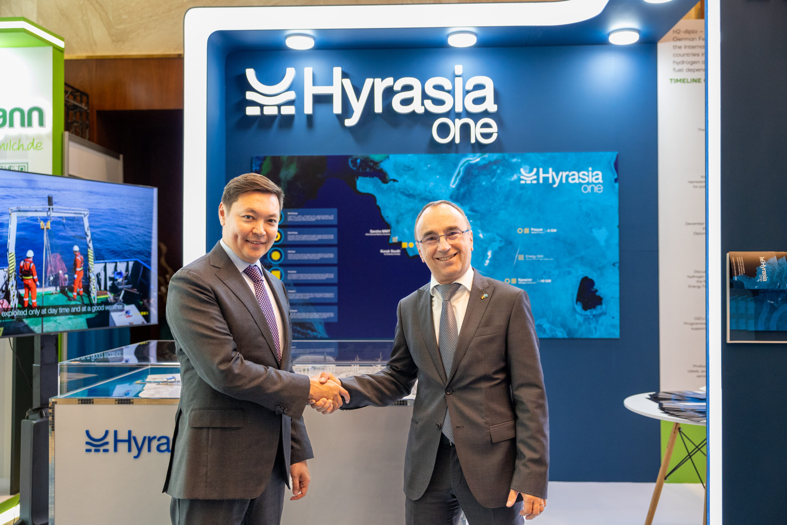 Hyrasia Energy General Director Almas Aidarov shaking hands with SVEVIND Energy CEO Wolfgang Kropp